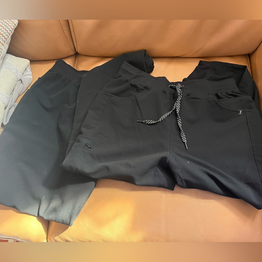 Jaanuu scrub pants. Medium